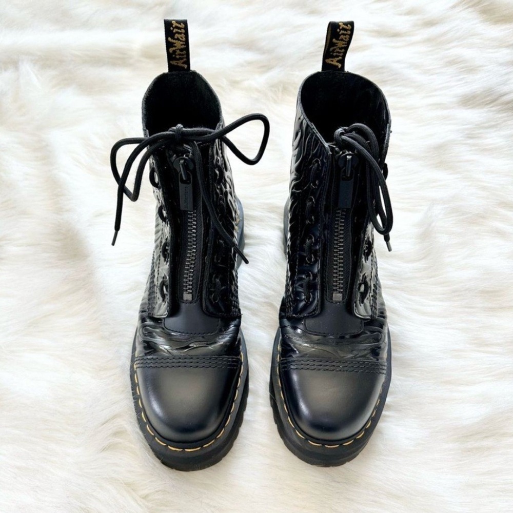 Doc Martens 1460 Zebra Embossed Black Leather Boots - Size 8